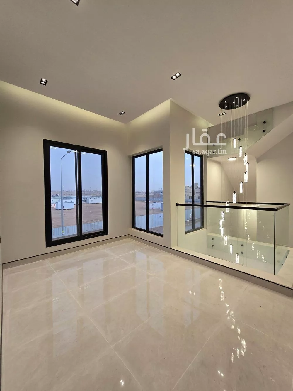 فيلا 5 غرف في الجنادرية 9