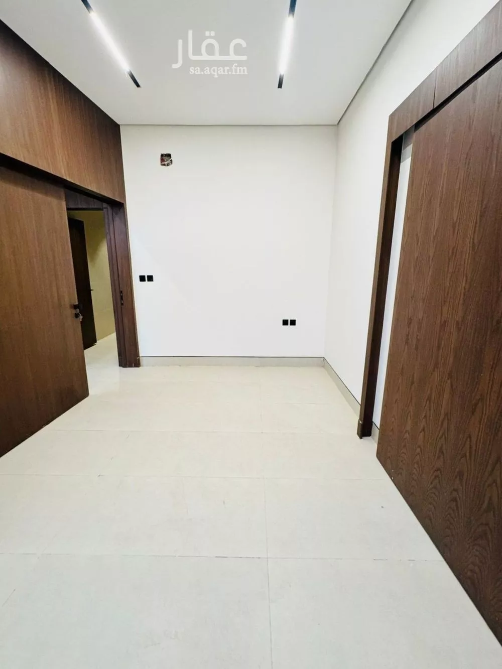 4 bedroom villa in Al Yarmouk 13