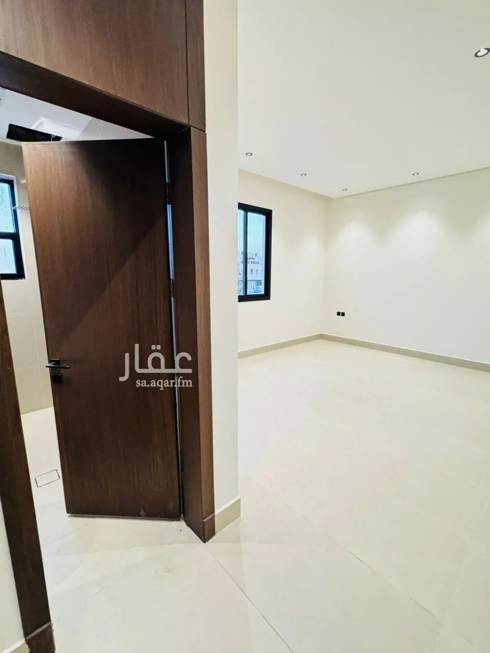 4 bedroom villa in Al Yarmouk 15