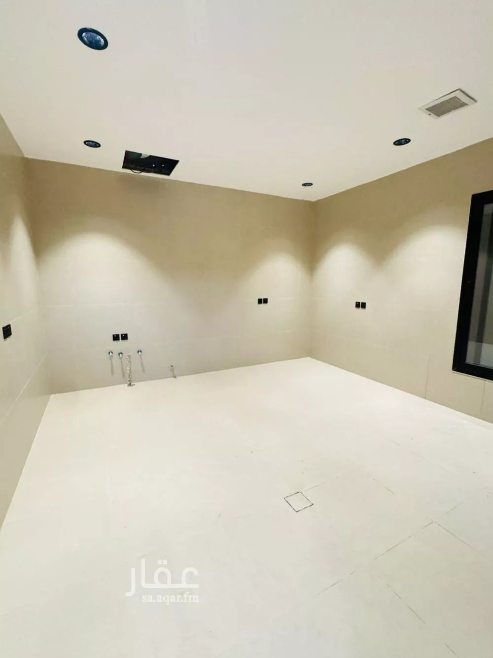 4 bedroom villa in Al Yarmouk 8