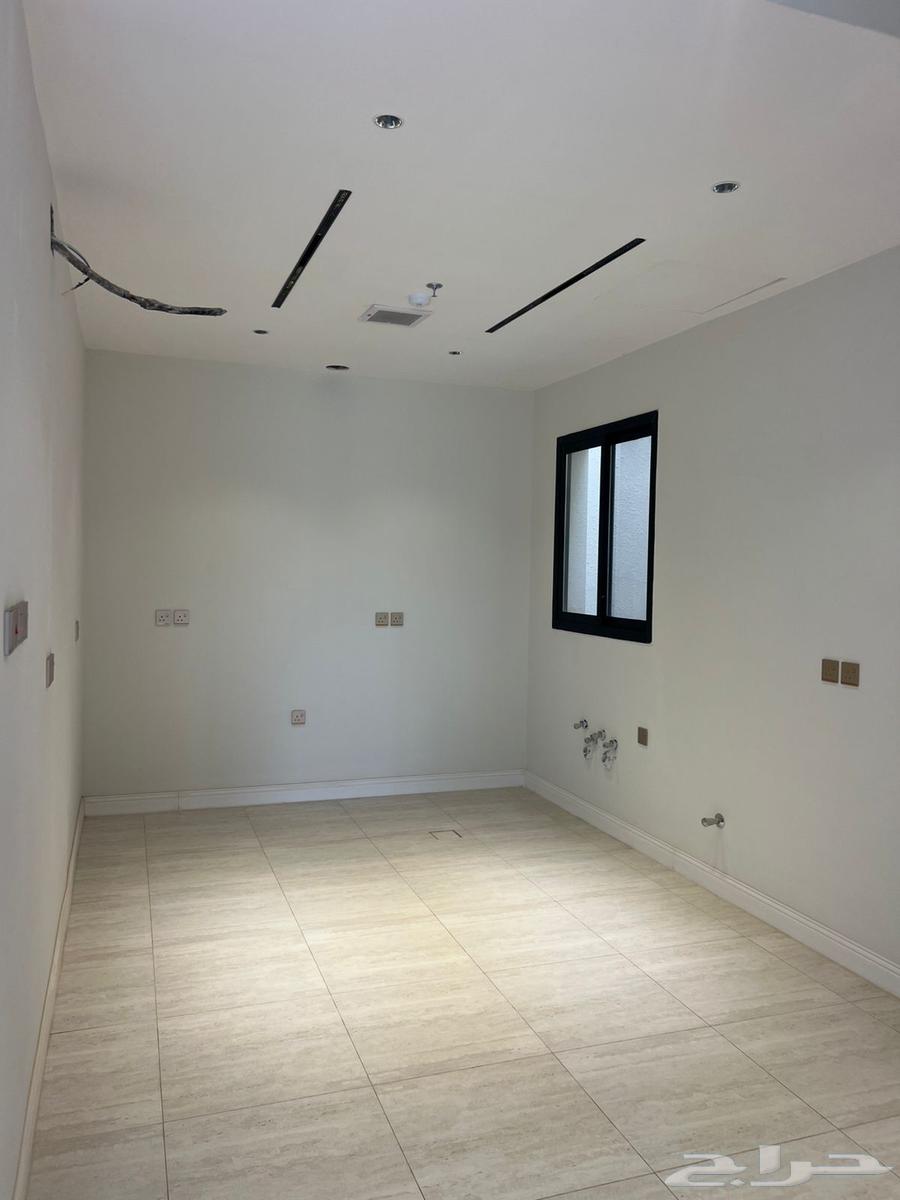شقة 3 غرف في الرمال 20