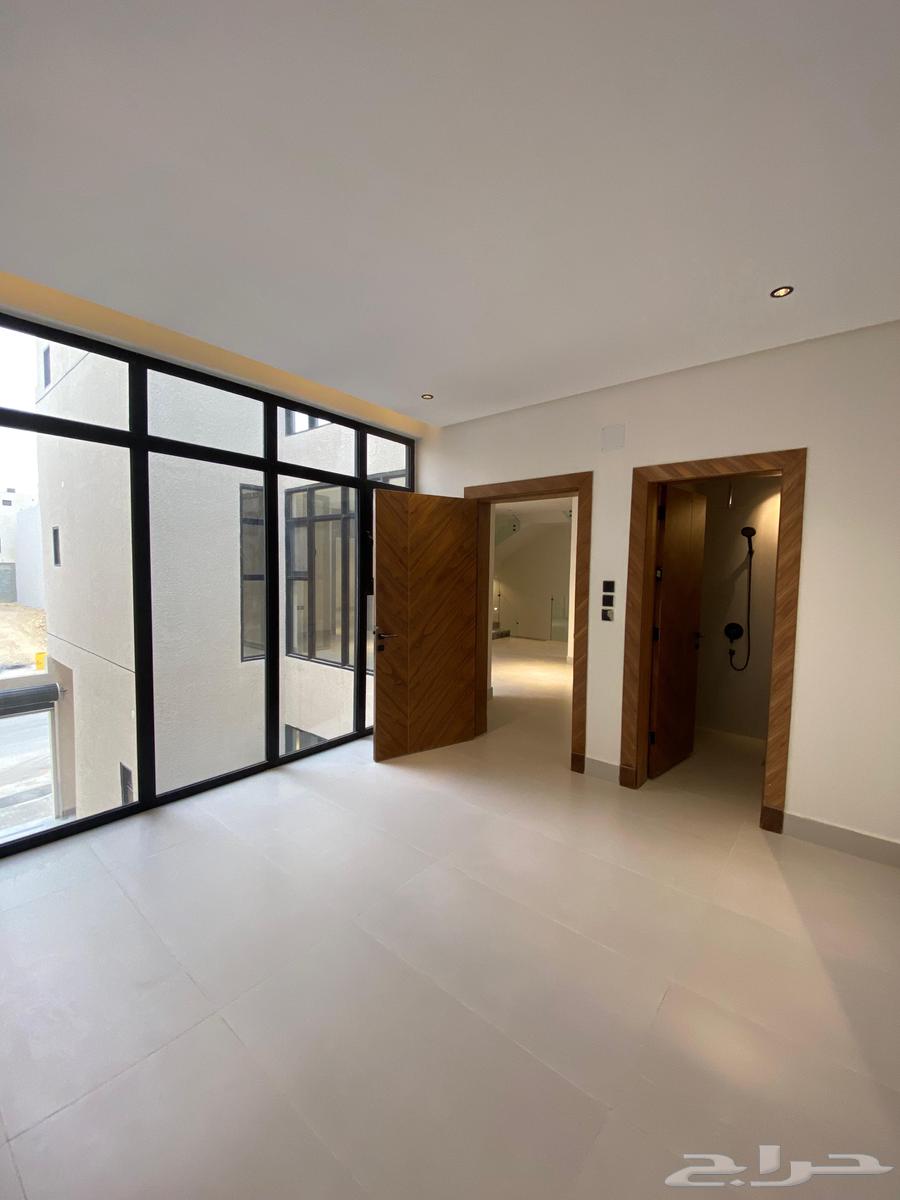 5 bedroom villa in Al Mahdiyyah 2