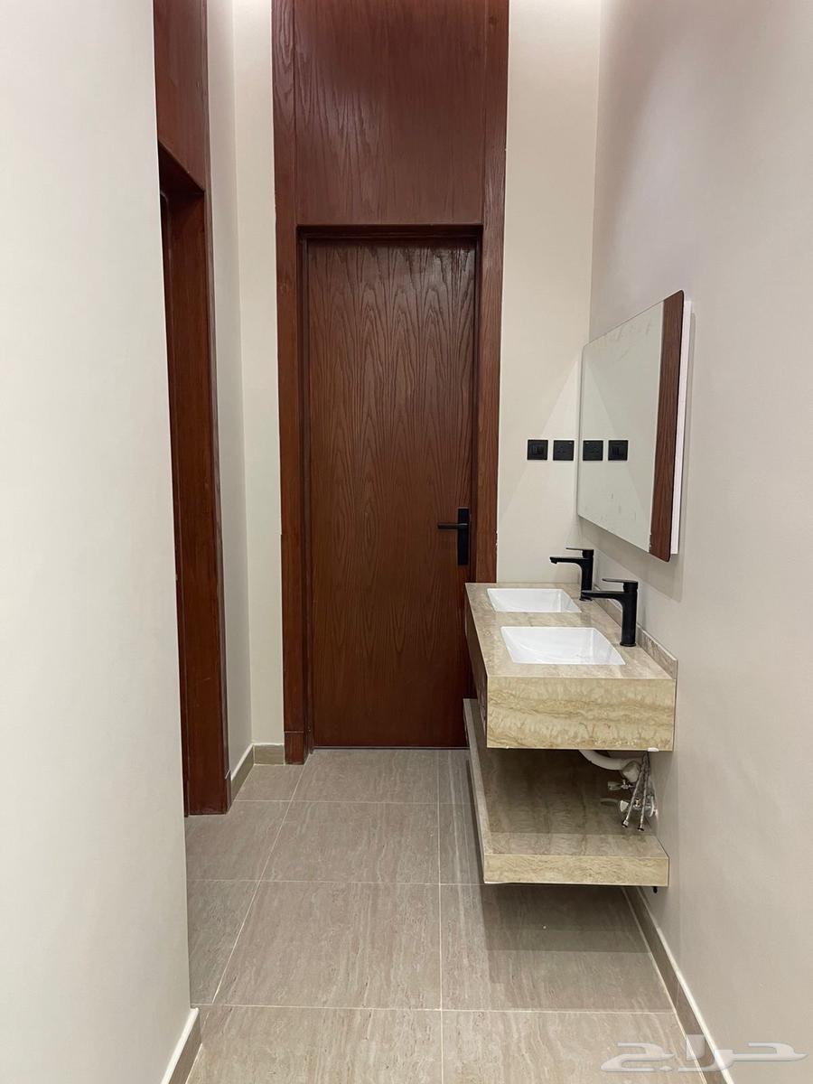 فيلا 6 غرف في النخبة 3