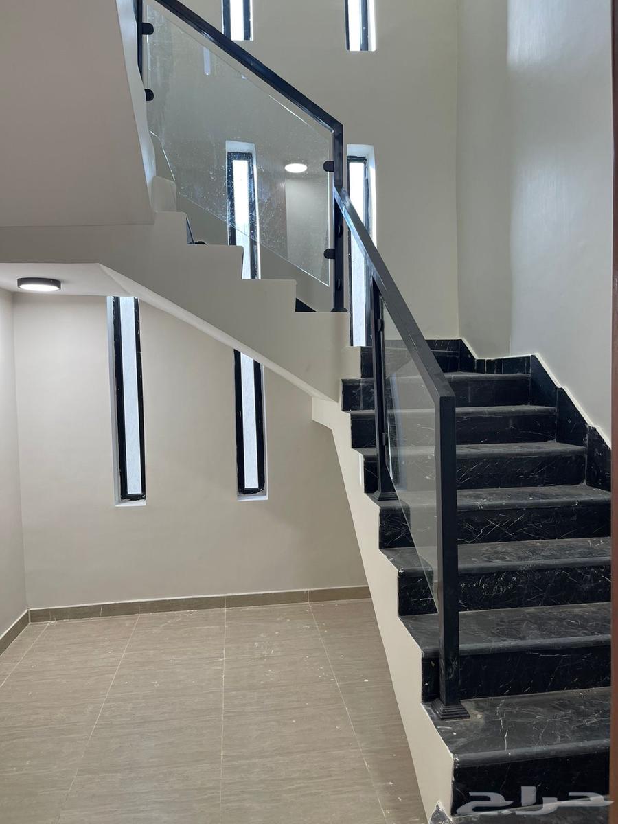 فيلا 6 غرف في النخبة 8