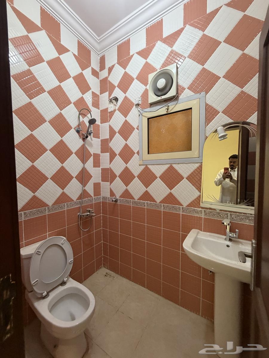 فيلا 4 غرف في الصالحية 2