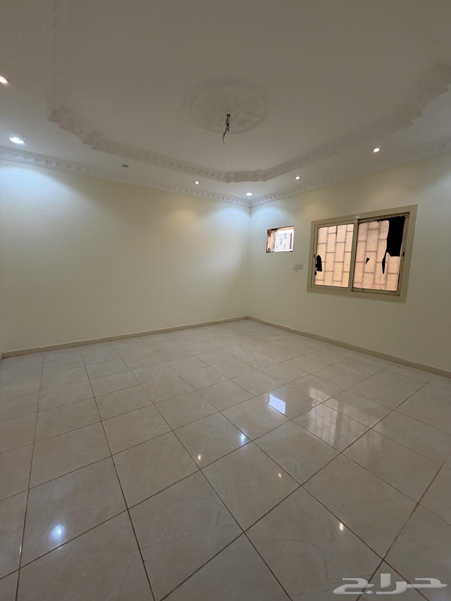 فيلا 4 غرف في الصالحية 11