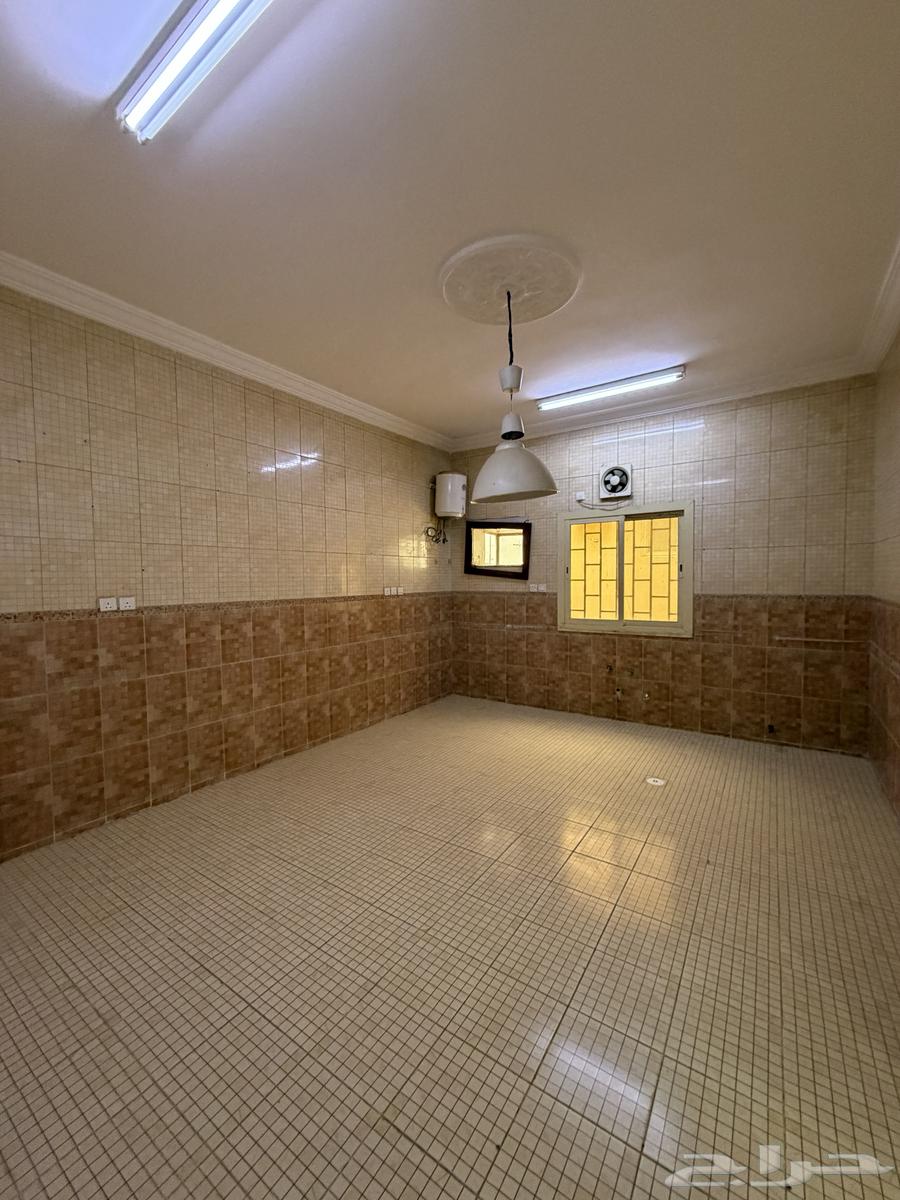 فيلا 4 غرف في الصالحية 6