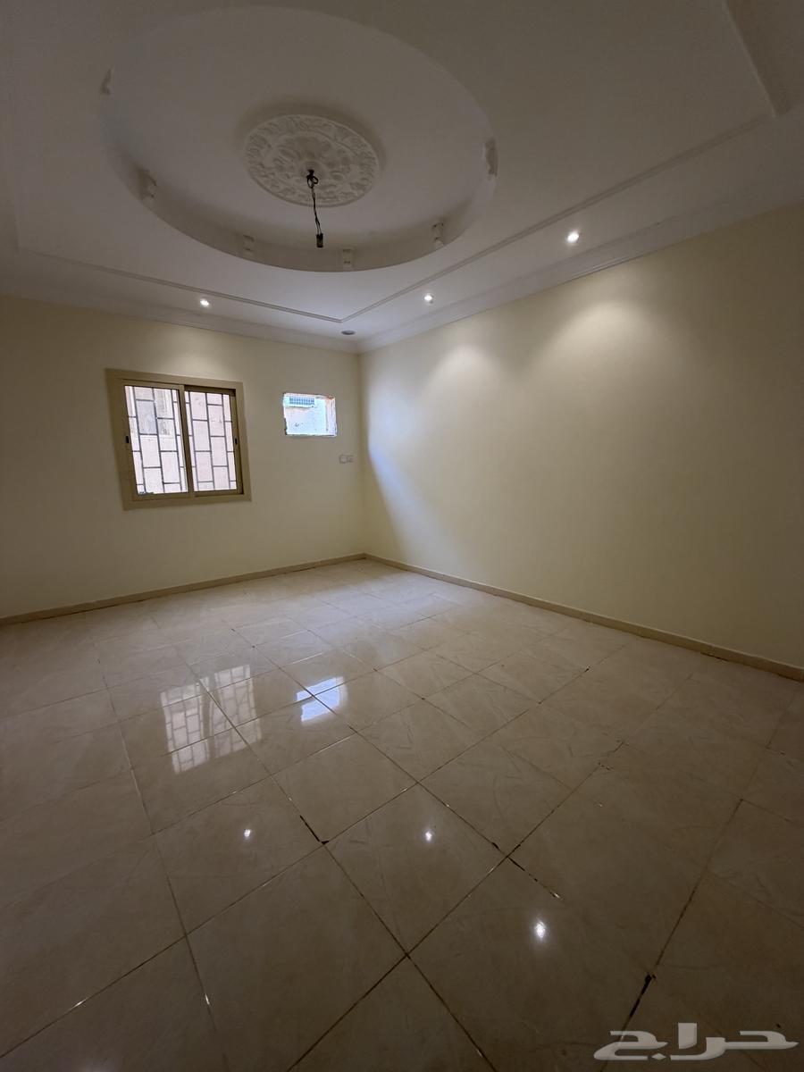 فيلا 4 غرف في الصالحية 9