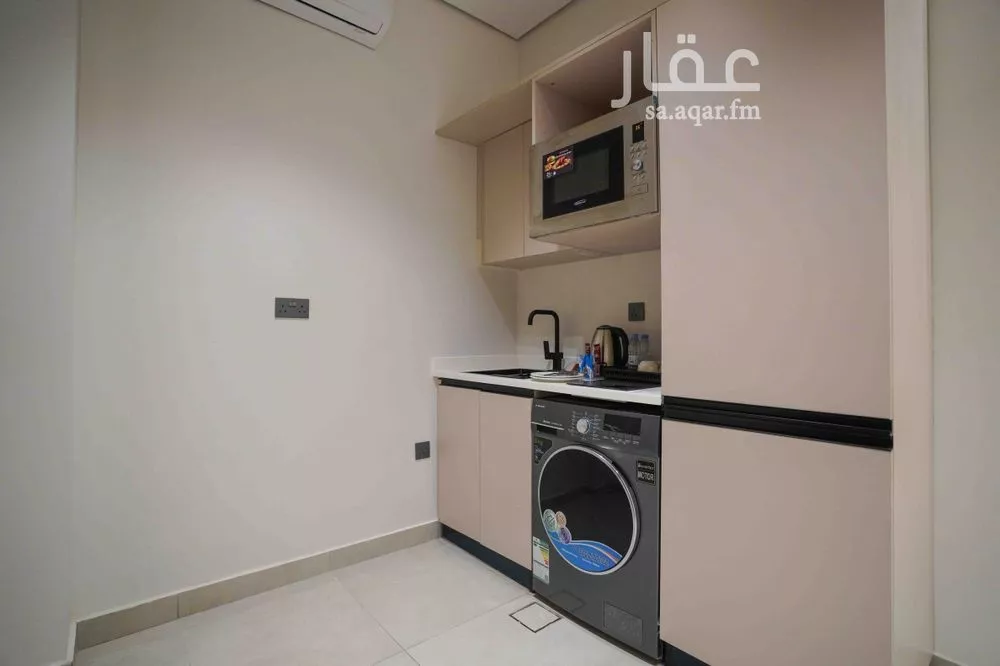 شقة 1 غرف في العارض 8