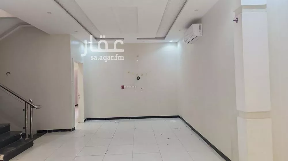 فيلا 8 غرف في بدر 3