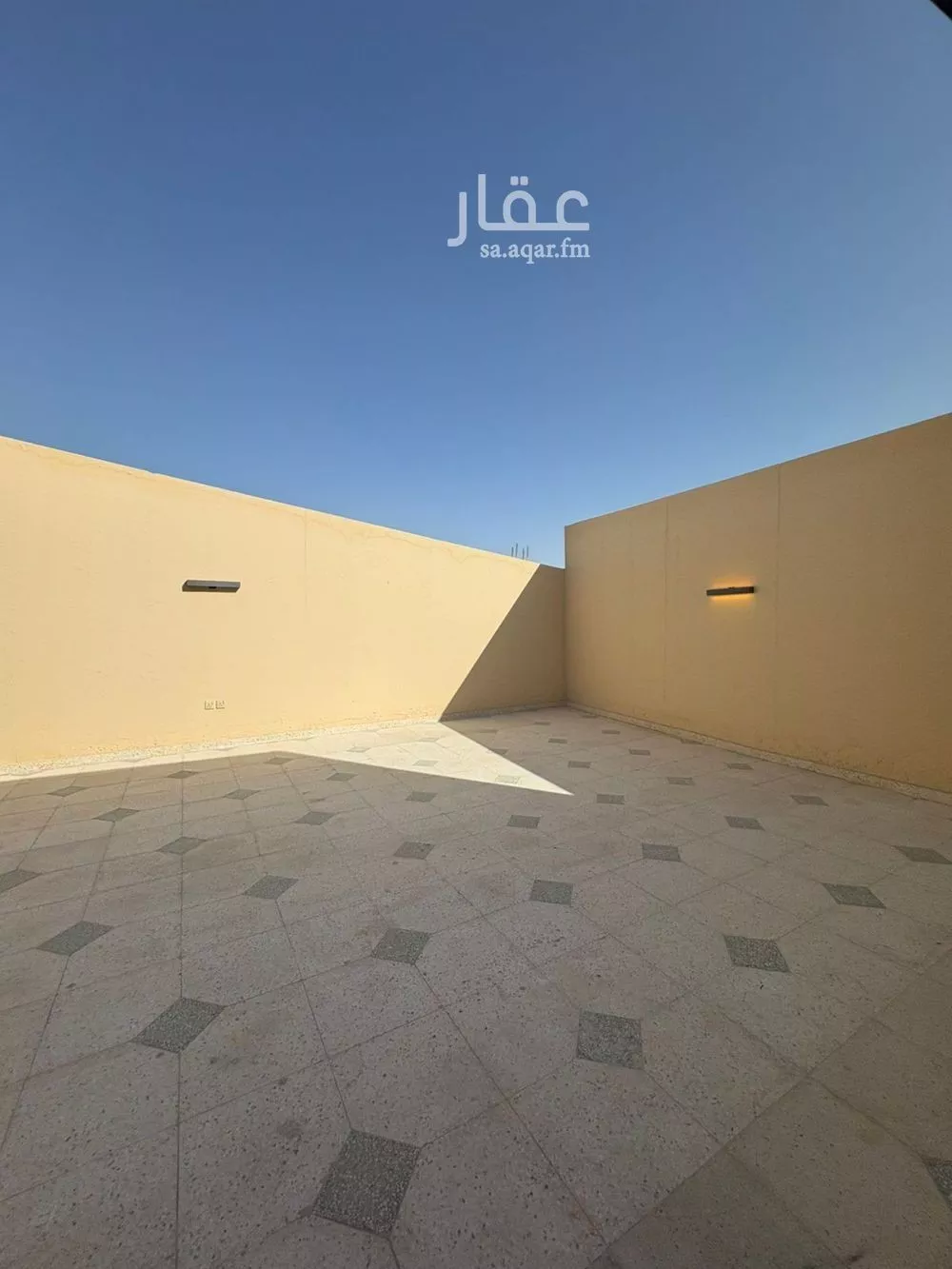 شقة 4 غرف في النخيل 2