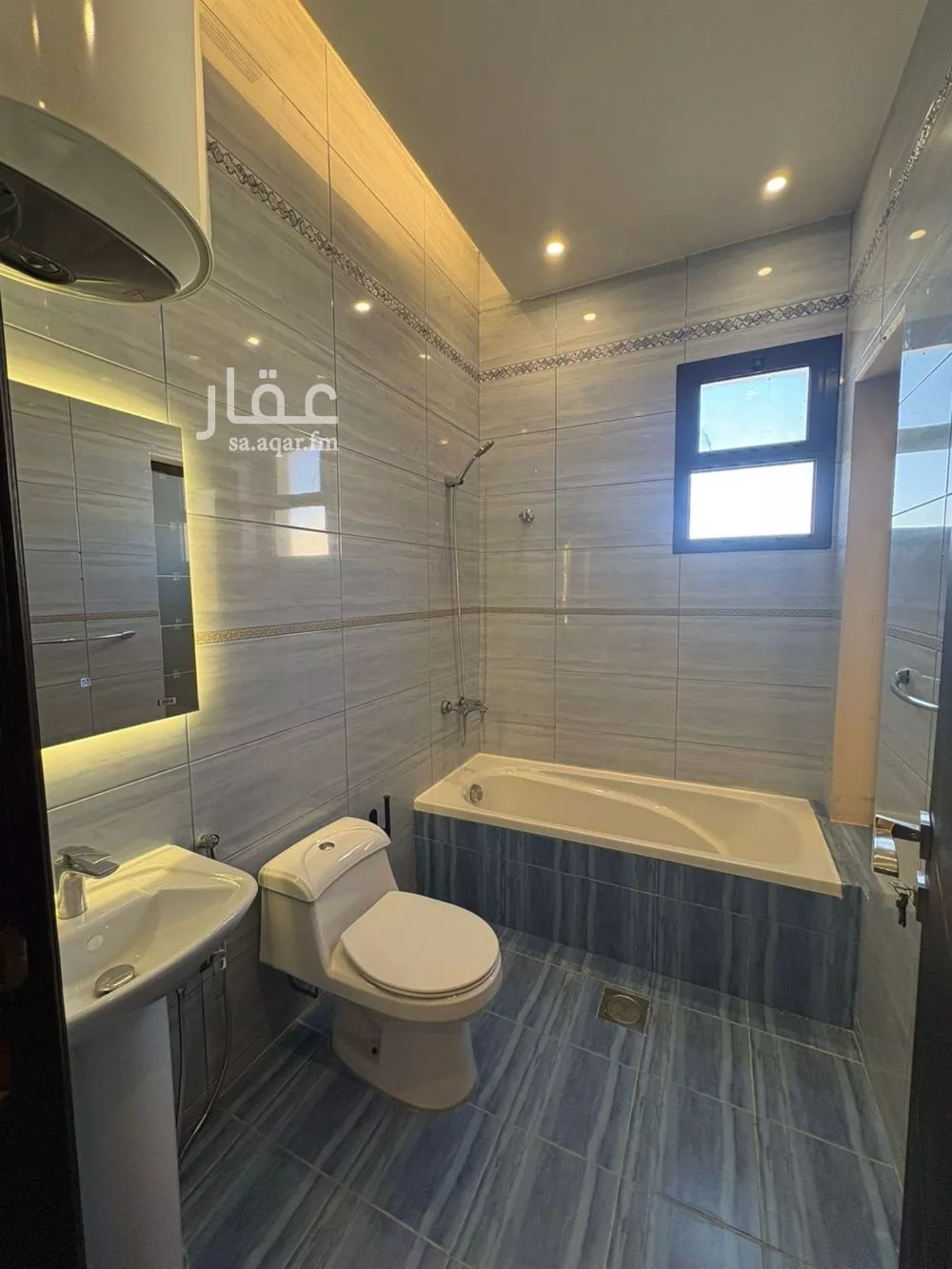 شقة 4 غرف في النخيل 11