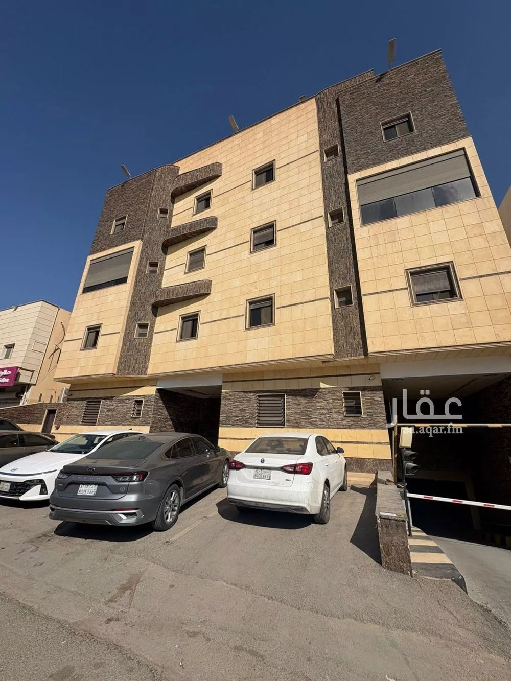 شقة 4 غرف في النخيل 15