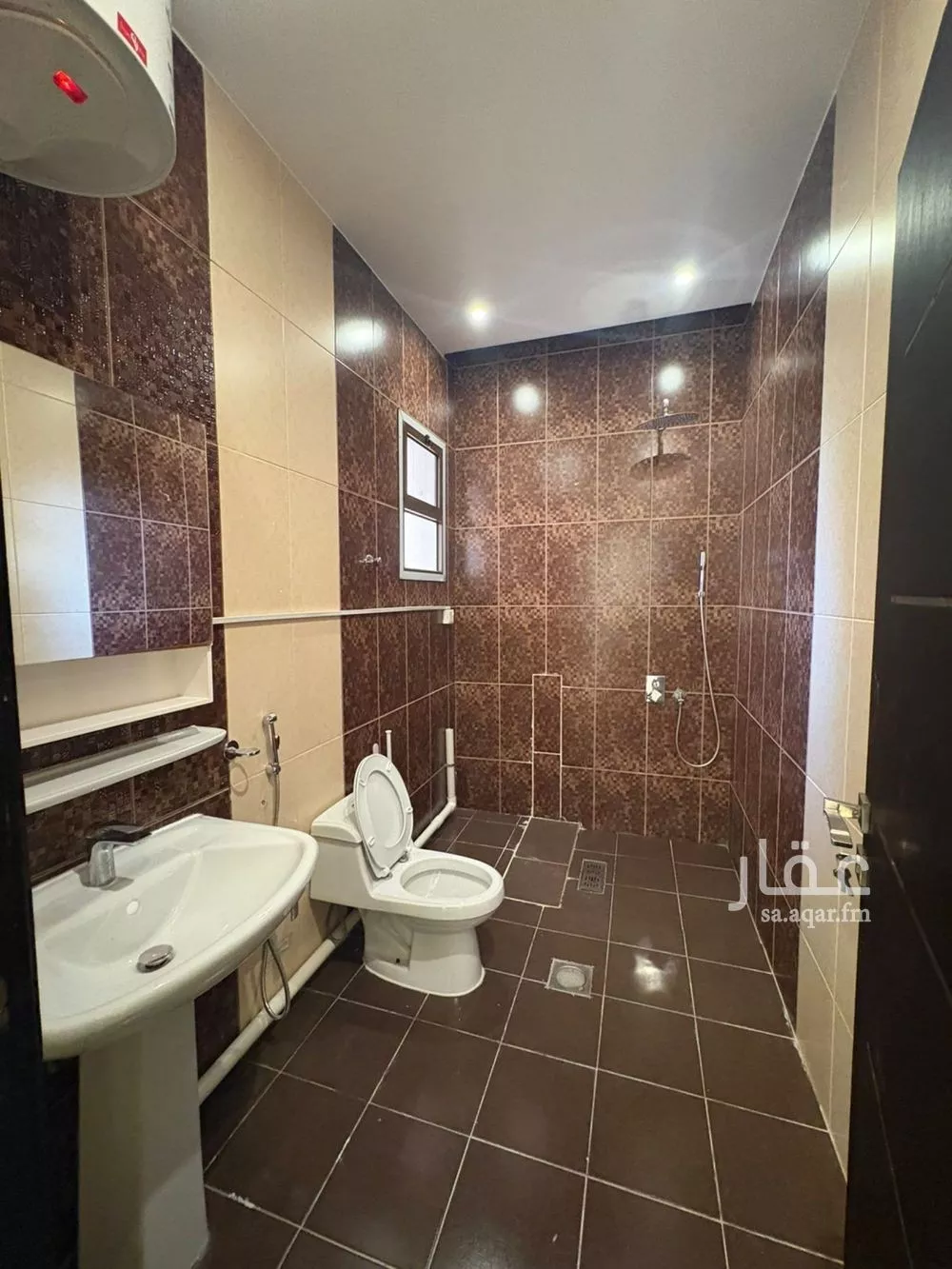 شقة 4 غرف في النخيل 20