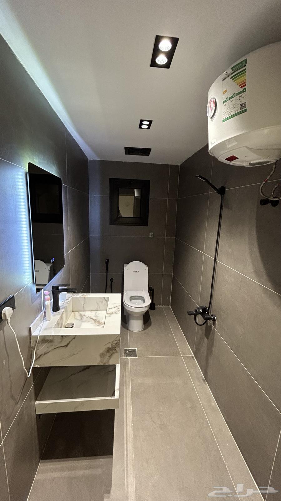 شقة 2 غرف في الواحة 6