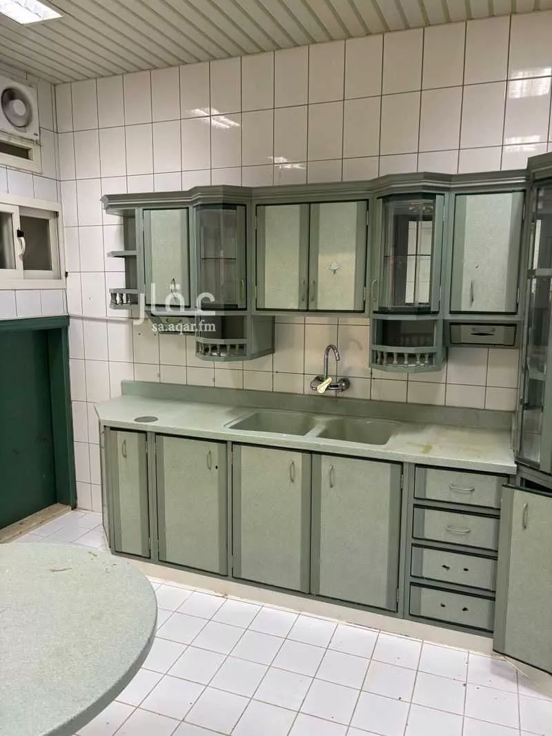 فيلا 12 غرف في الروابي 2