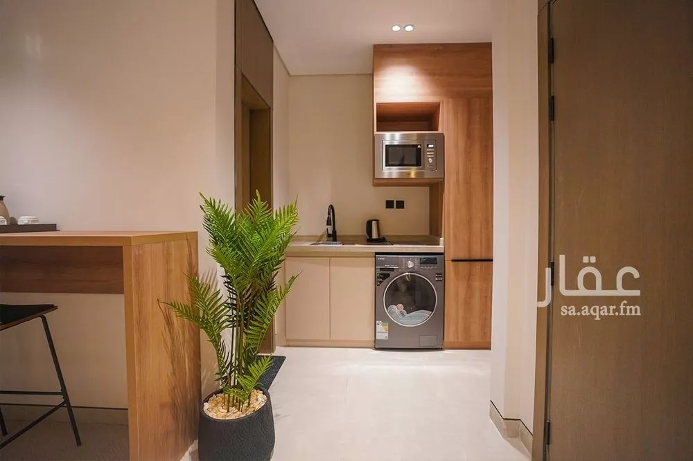 شقة 1 غرف في الملقا 5