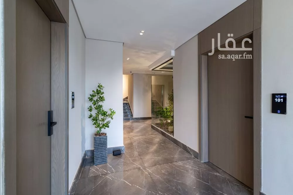 شقة 1 غرف في الملقا 8