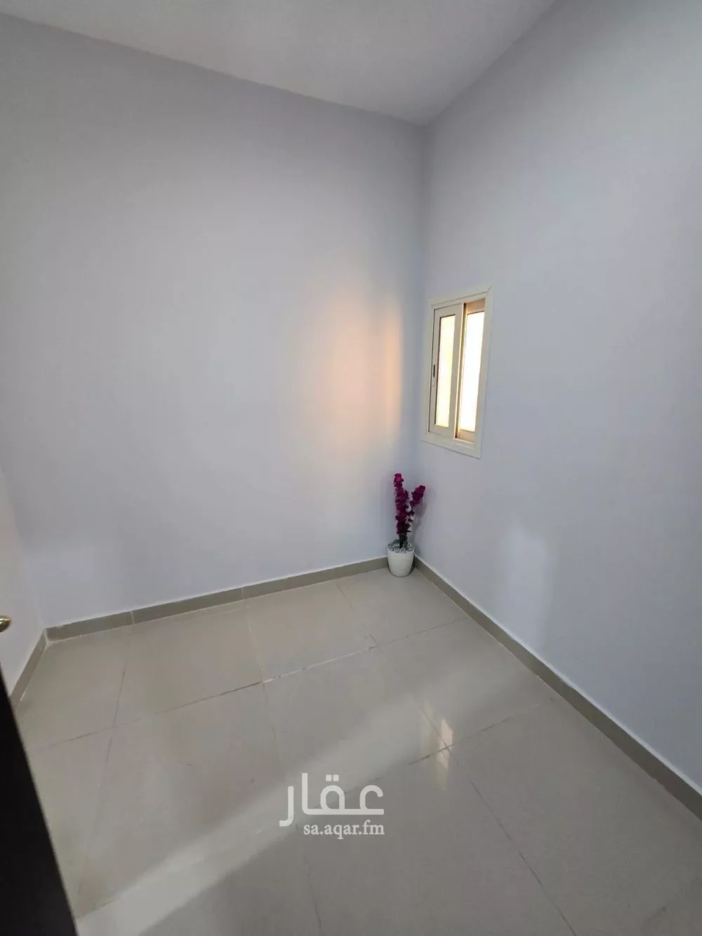 شقة 5 غرف في النور 20