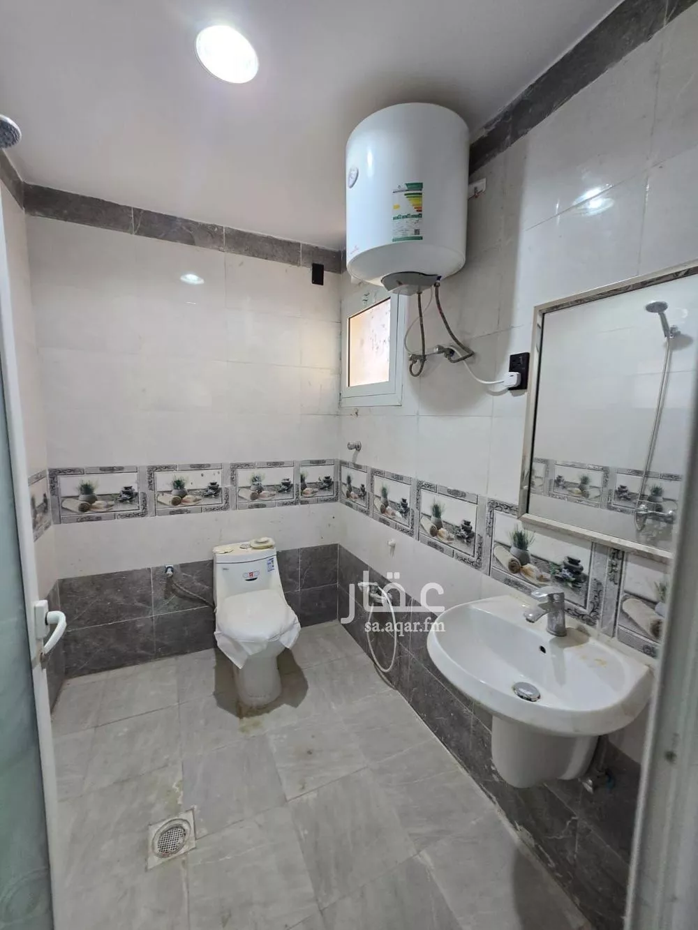 شقة 5 غرف في النور 23