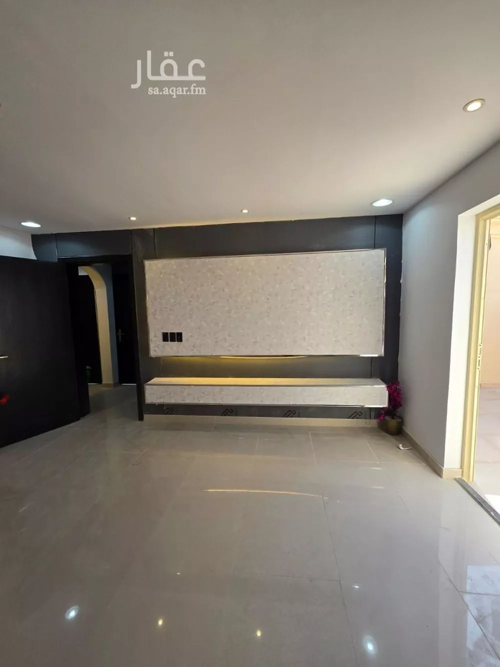 شقة 5 غرف في النور 9