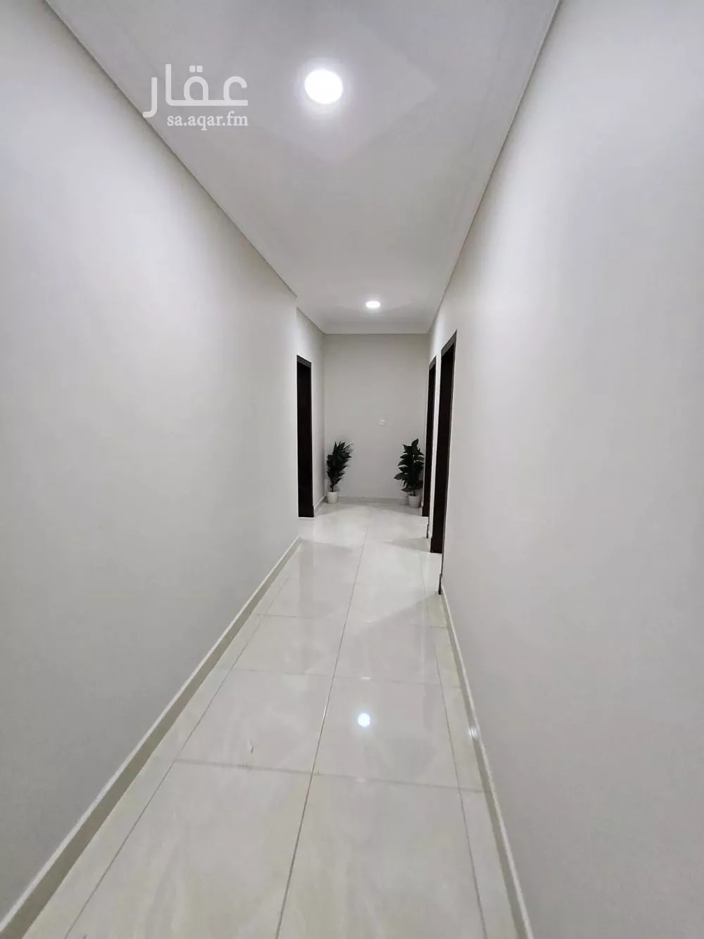 شقة 5 غرف في ضاحية الملك فهد 12