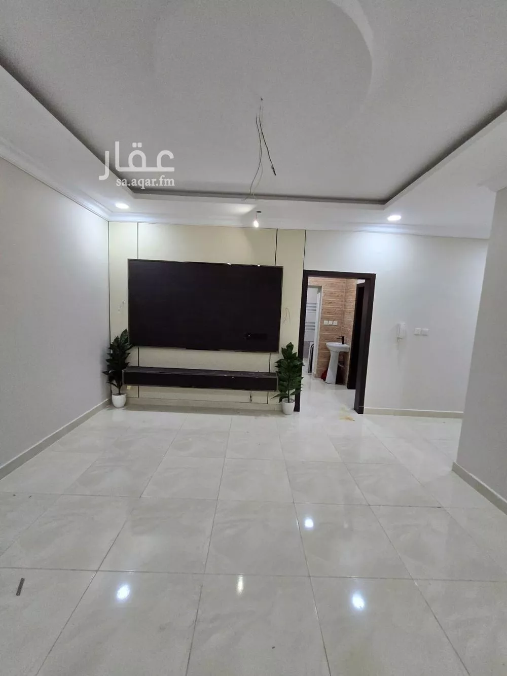 شقة 5 غرف في ضاحية الملك فهد 14