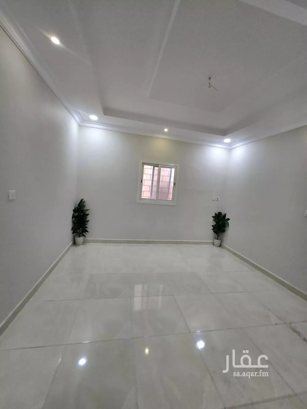 شقة 5 غرف في ضاحية الملك فهد 6