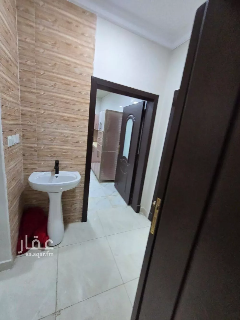 شقة 5 غرف في ضاحية الملك فهد 7