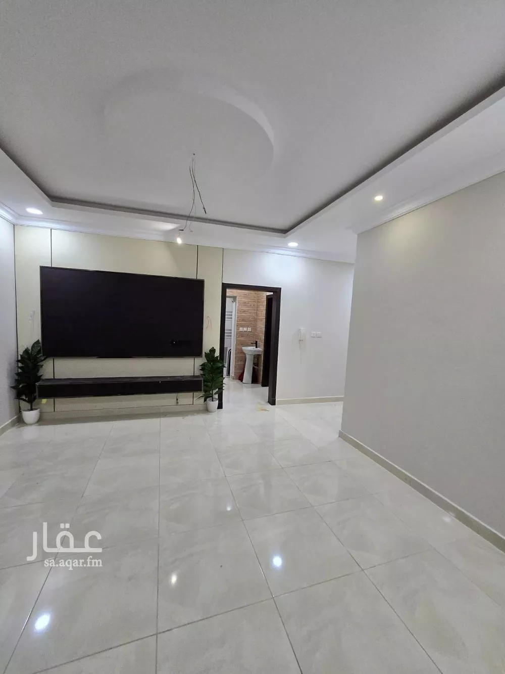 شقة 5 غرف في ضاحية الملك فهد 10