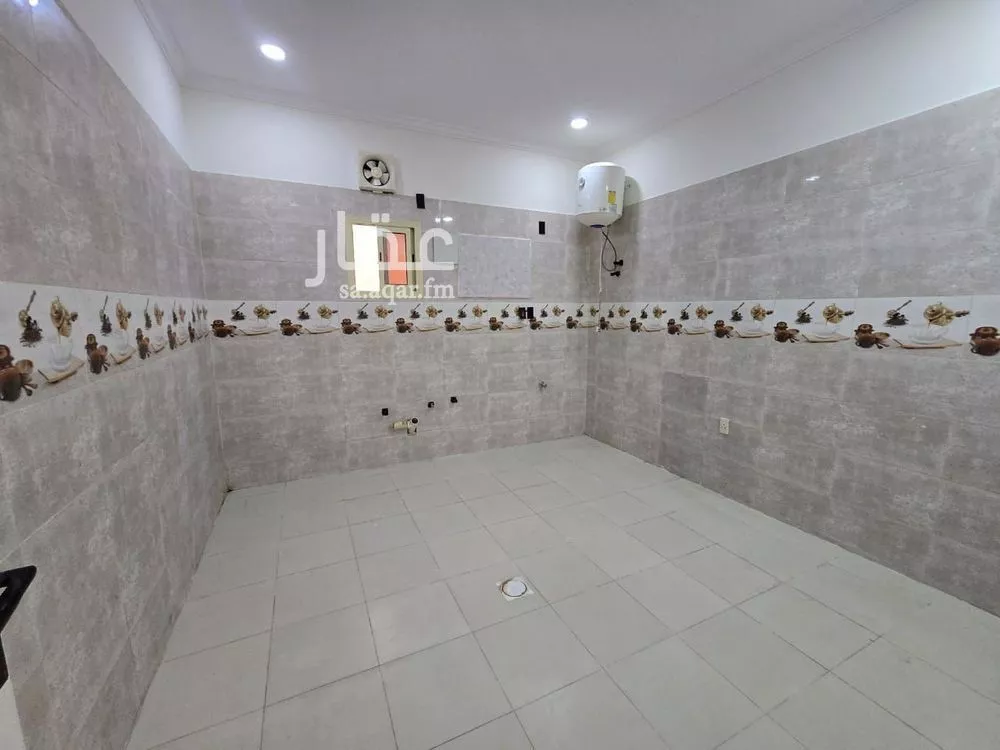 4 bedroom apartment in Dahiat King Fahd 18