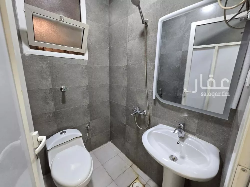 شقة 4 غرف في النور 22