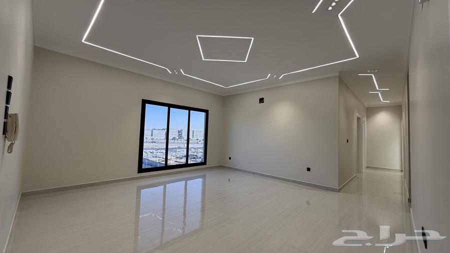 شقة 4 غرف في طيبة 8