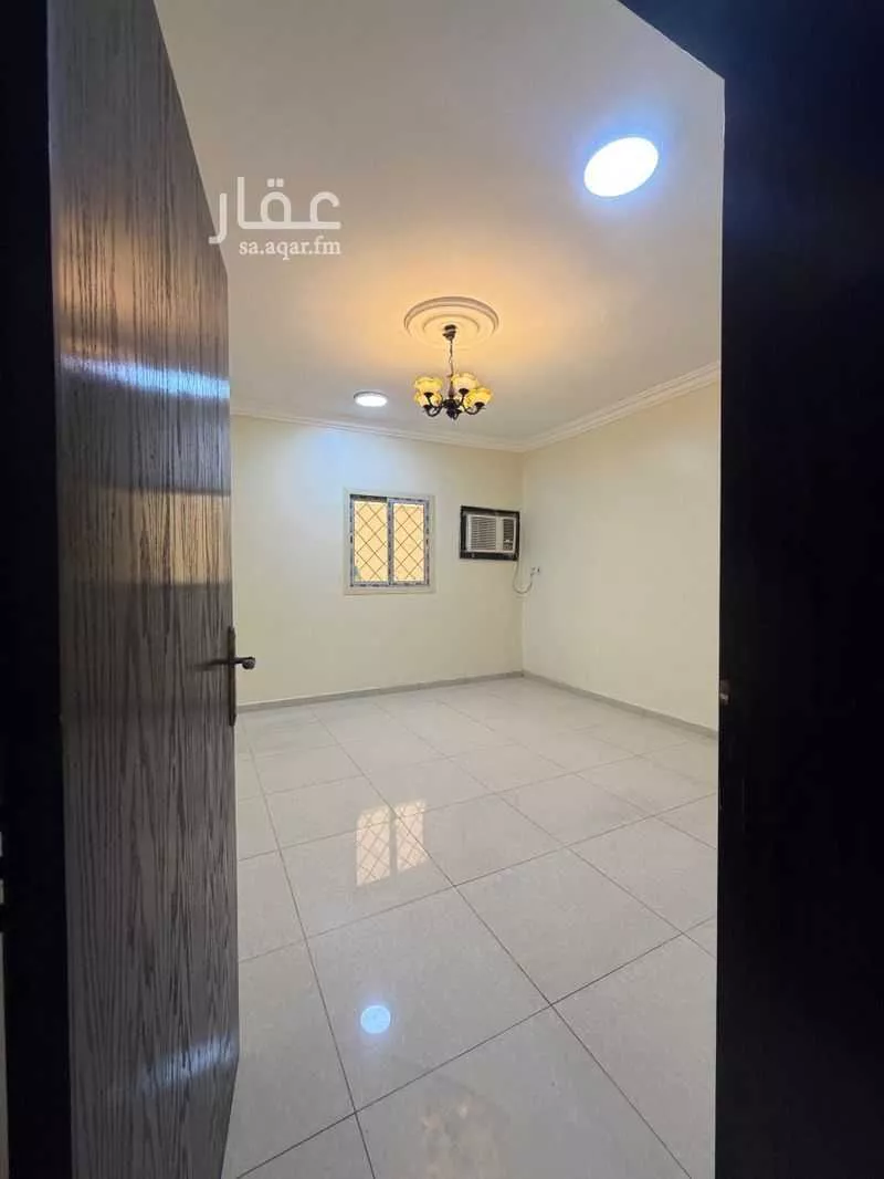 4 bedroom apartment in Dahiat King Fahd 11