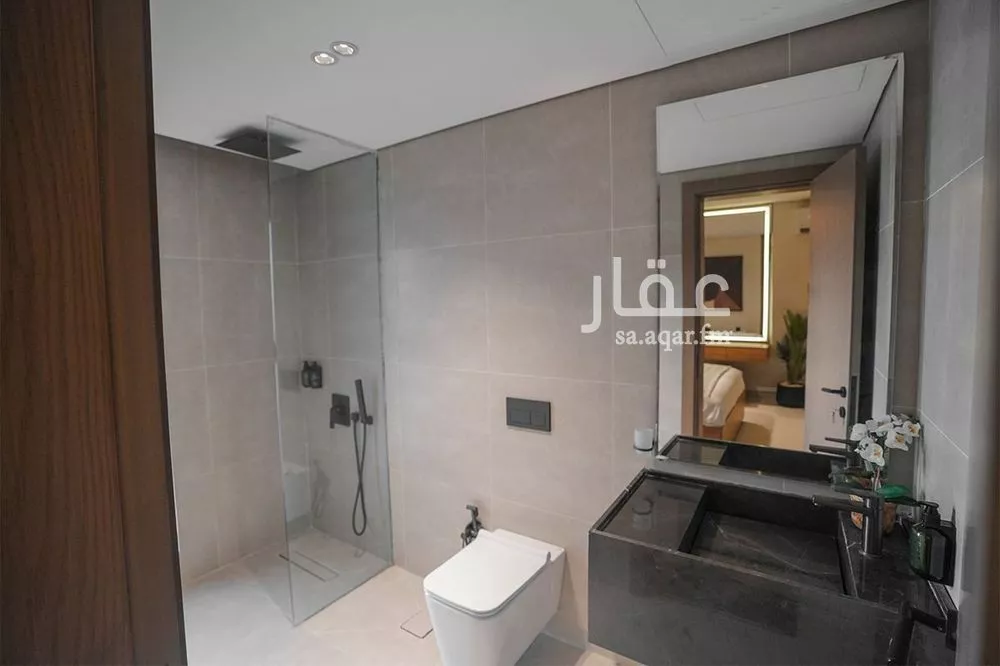 شقة 1 غرف في الملقا 6