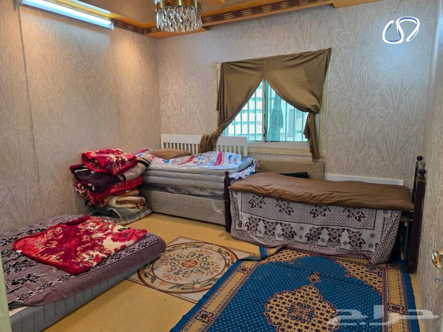 شقة 4 غرف في العزيزية 3