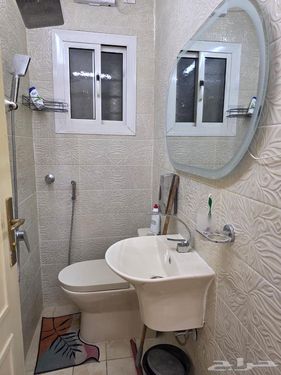 شقة 4 غرف في العزيزية 9