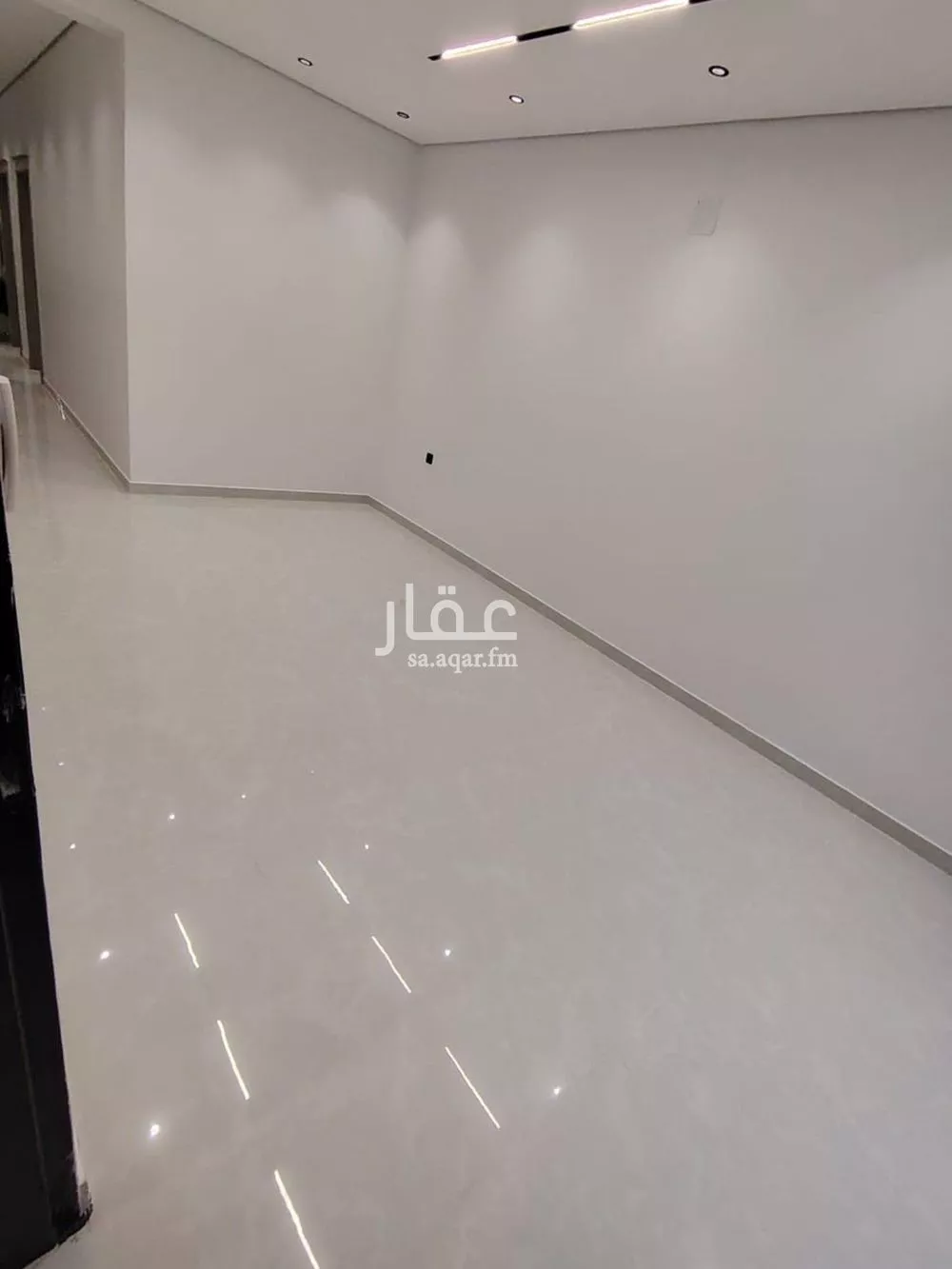 فيلا 8 غرف في الشرق 12