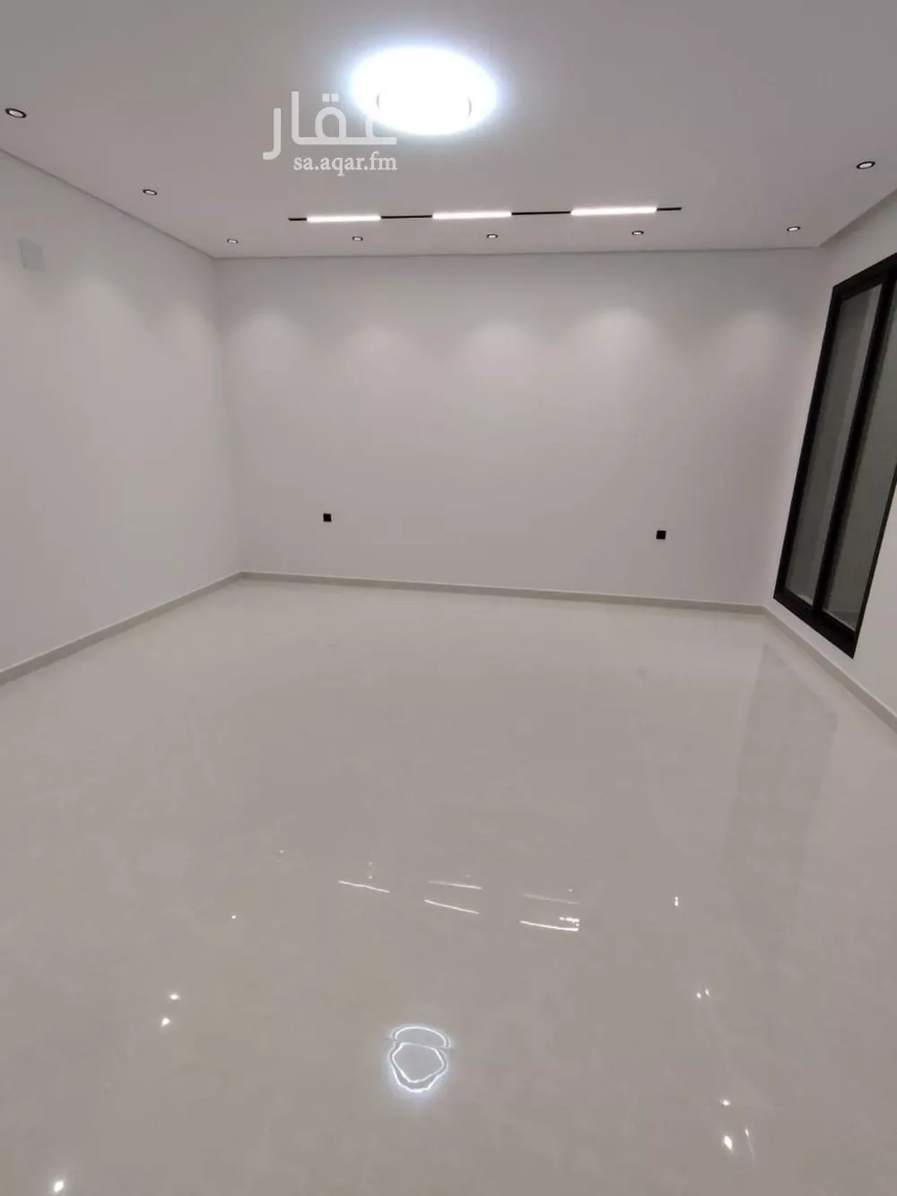 فيلا 8 غرف في الشرق 15