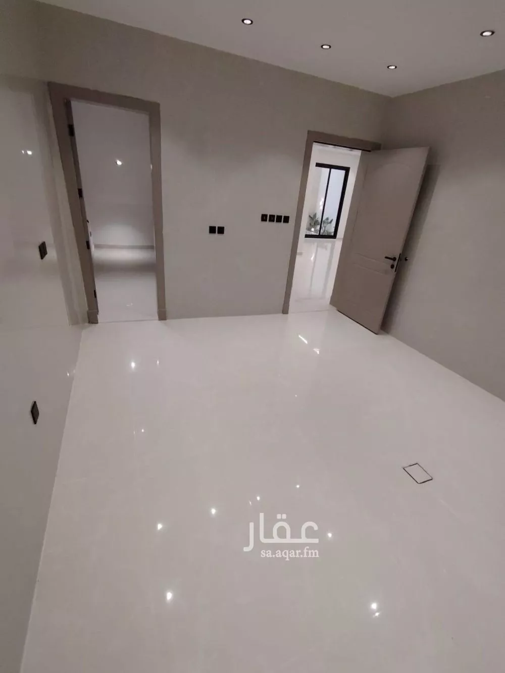 فيلا 8 غرف في الشرق 19