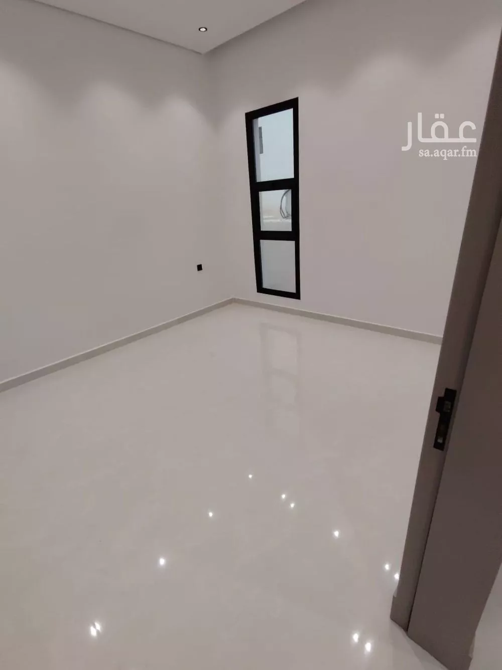 فيلا 8 غرف في الشرق 24