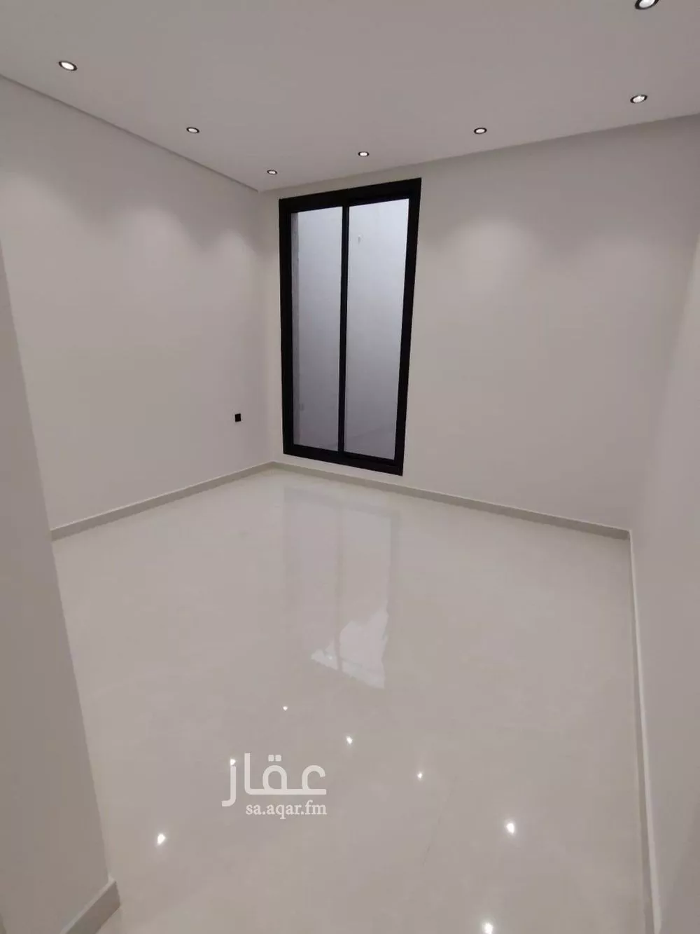 فيلا 8 غرف في الشرق 27