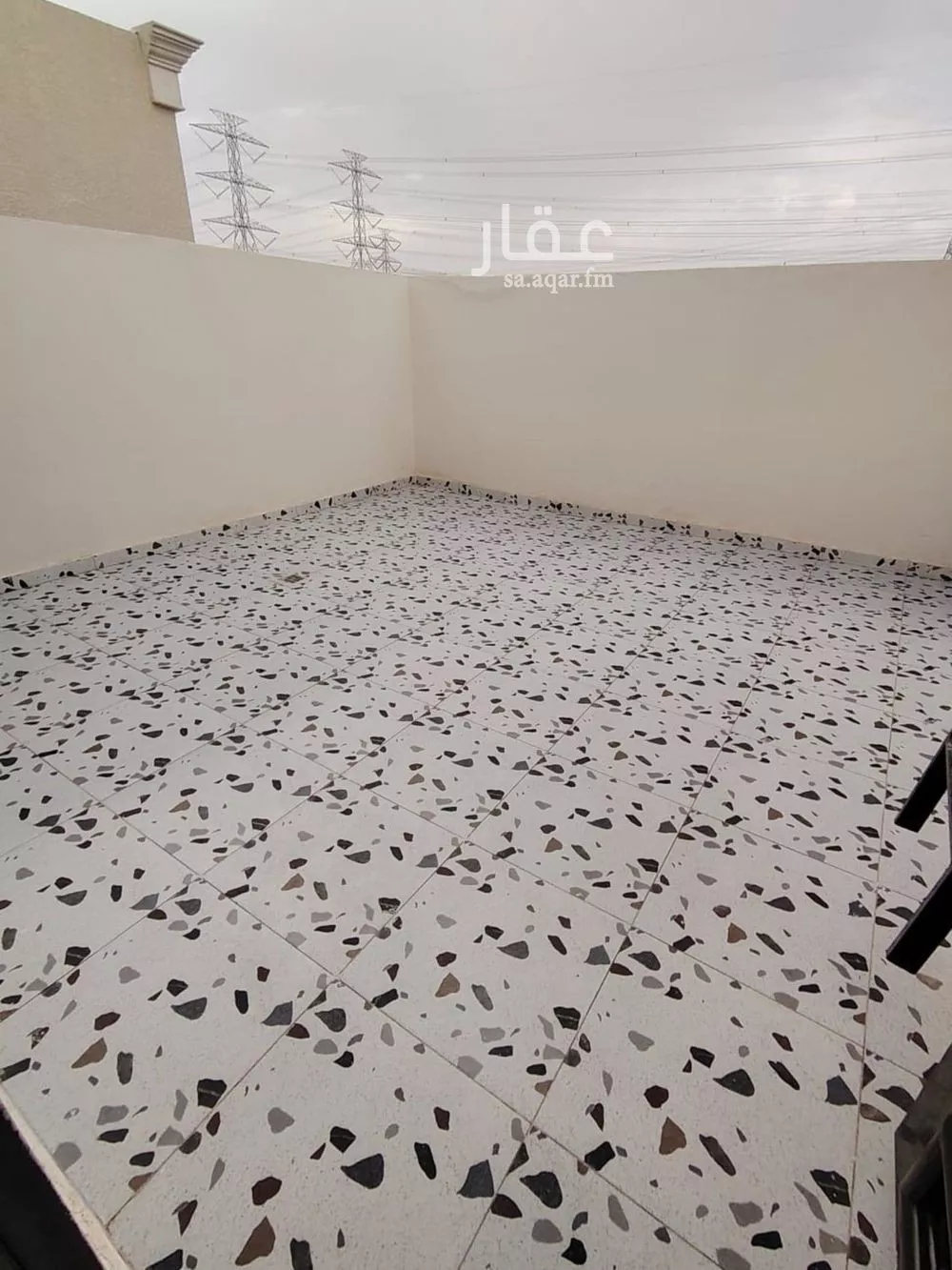 فيلا 8 غرف في الشرق 5