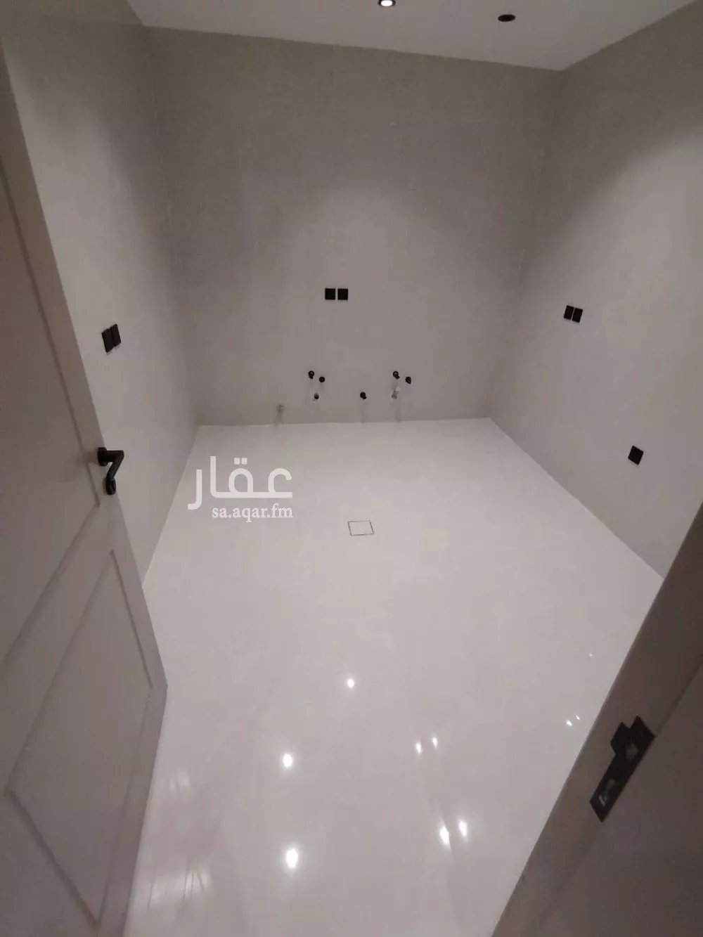 فيلا 8 غرف في الشرق 6