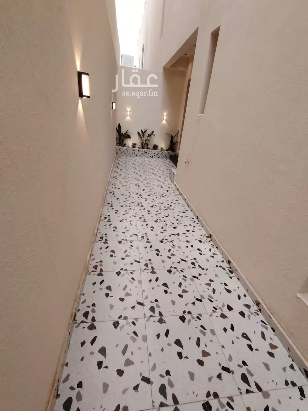 فيلا 8 غرف في الشرق 7