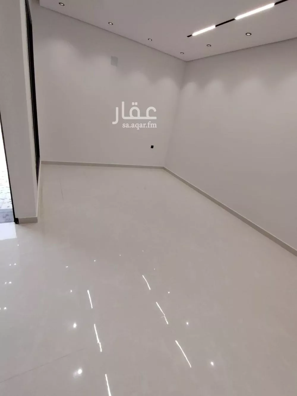 فيلا 8 غرف في الشرق 9