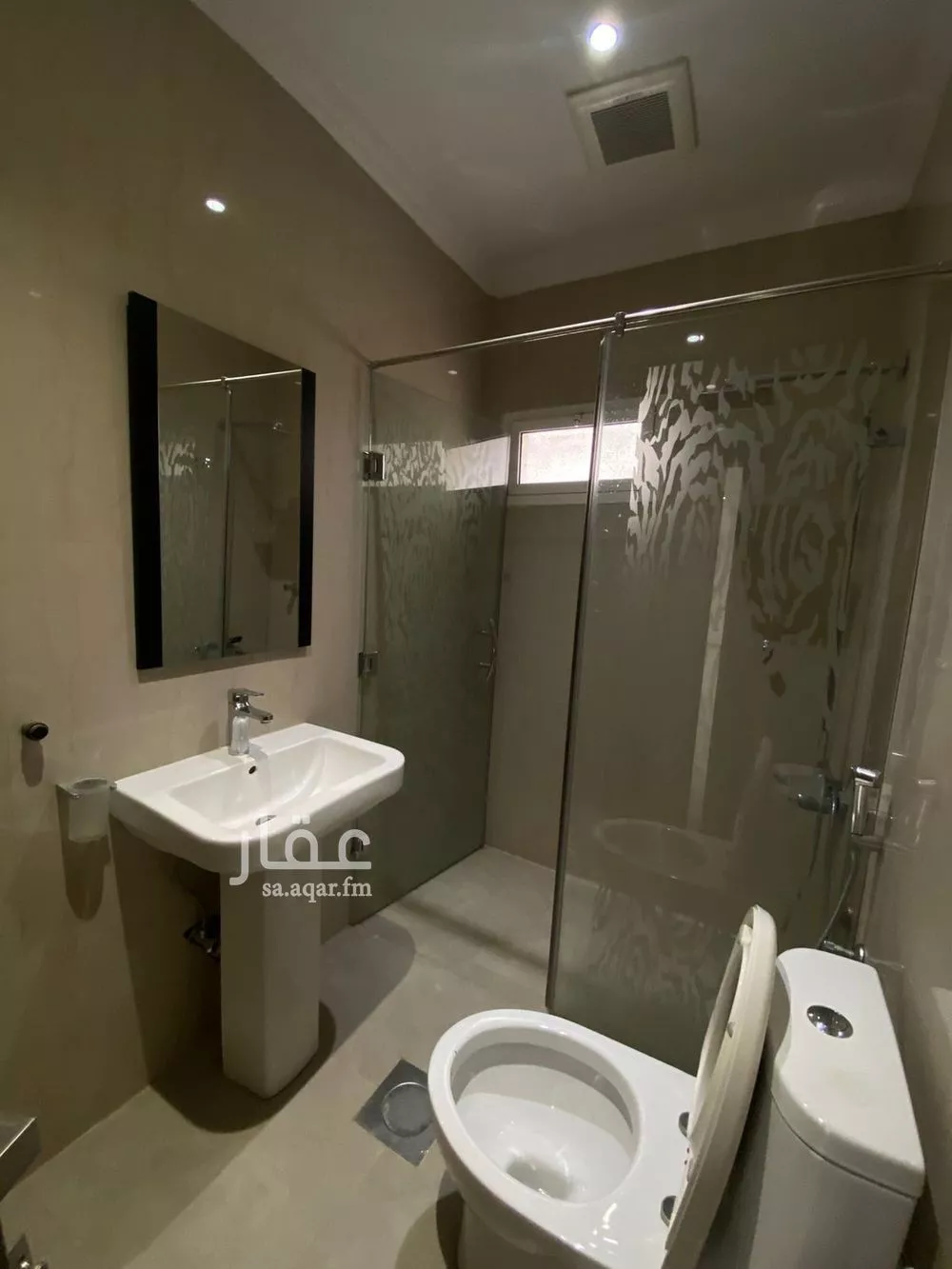 فيلا 4 غرف في الربيع 19