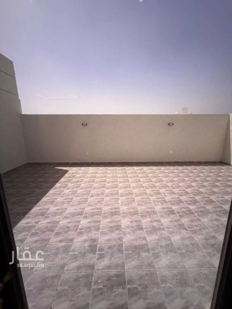 5 bedroom apartment in Al Aziziyah 13