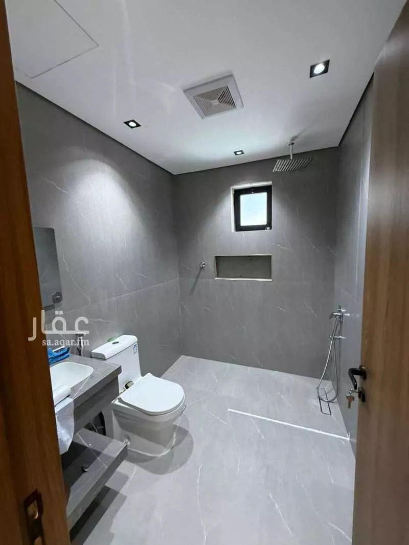 5 bedroom apartment in Al Aziziyah 16