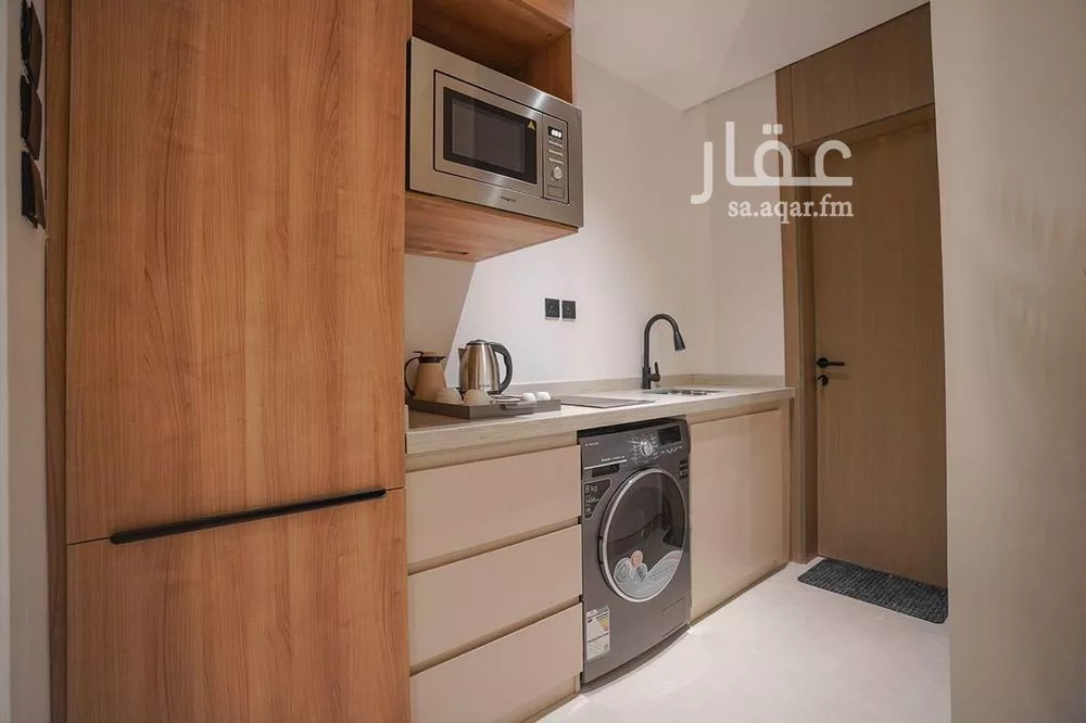 شقة 1 غرف في الملقا 7